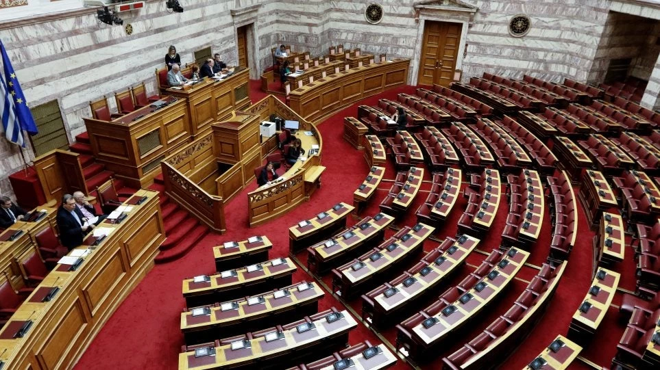 Κατατέθηκε στη Βουλή η τροπολογία για τα αναδρομικά των ειδικών μισθολογίων